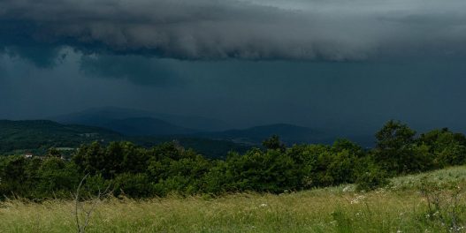 Olujna nedelja u Srbiji: Ekstremne padavine zabeležene na šest stanica širom zemlje